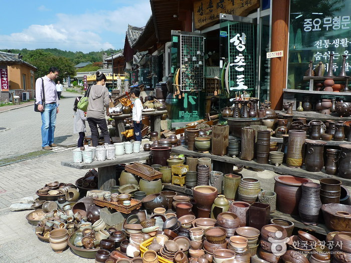 Explore the Allure of Gyeongju Folk Craft Village