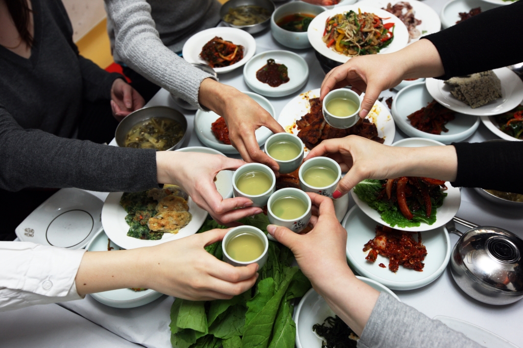  Exploring the Intricate World of Korean Manners and Etiquette